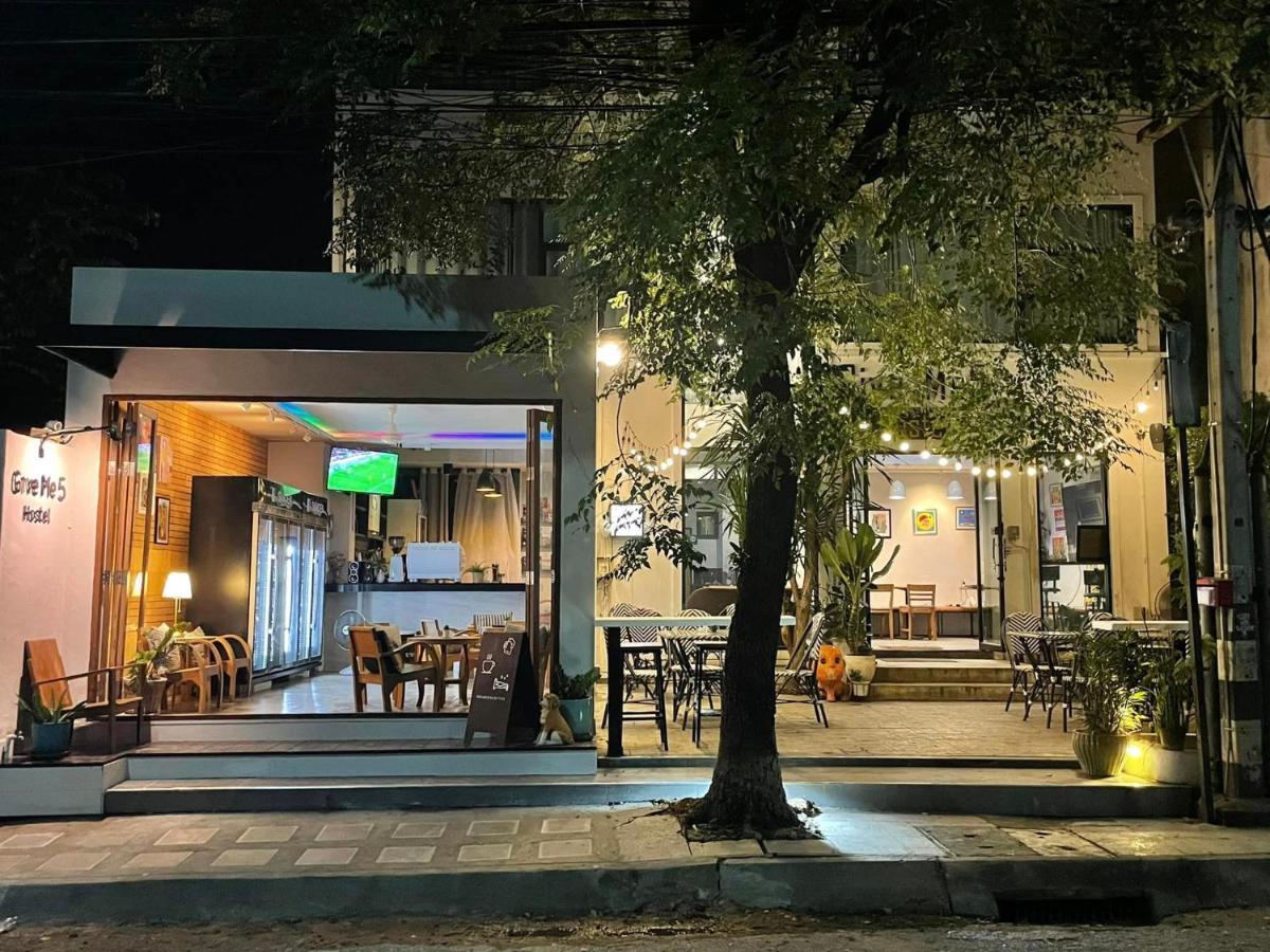 Give Me 5 Hostel Čiang Mai Exteriér fotografie